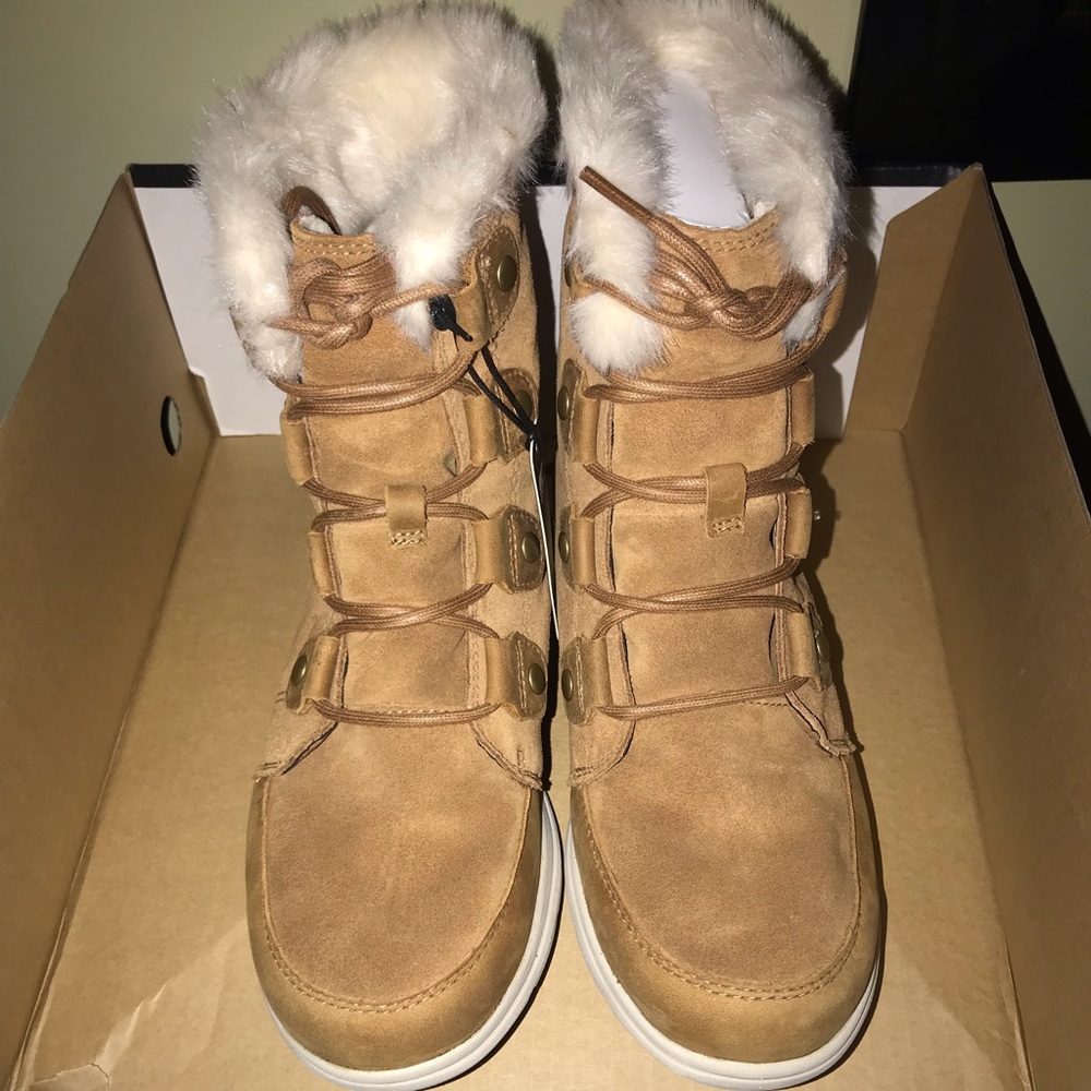 Sorel Hunter Joan Camel Brown Size 8 NWT